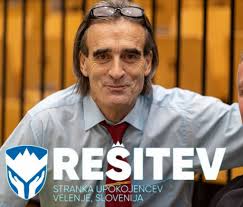 Pretresljiva tragedija v Ljubljani: Goran je vrata vrgel s tečajev in do  smrti zabodel ženo Marino, njen ljubimec je zbežal. Podrobnosti na povezavi  v komentarjih.