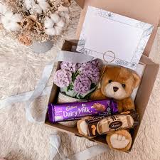 Mencari set hantaran hari jadi hadiah anniversary jum like page kami yang tertera dalam video. Harga Kado Pacar Terbaik Souvenir Pesta Juni 2021 Shopee Indonesia