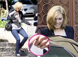 Celebrity gossip and entertainment news leaders. Photos Of Mandy Moore S Wedding Ring Popsugar Celebrity