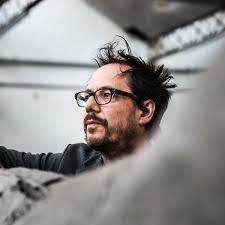 In het atelier van Mark Manders: een ruimte waar de dingen kunnen rijpen