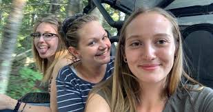 Sydney Crowley (@syydnneeyx3)