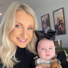 Madison Hollabaugh (@madisonhollabaugh) • Instagram photos and videos