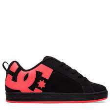 Black And Pink Womens Dc Shoes Women S Court Graffik Skate Shoe In 2020 Skate Shoes Hot Pink Shoes Dc Shoes Women