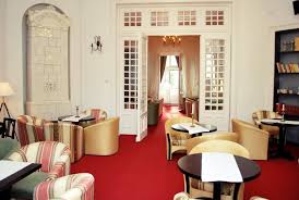 Tante lina es una institución! Luna Cafe Bistro Bar Pub Din Bucuresti