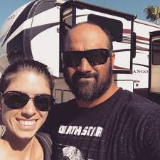 39 Pictures of Extremely Happy People Buying Their First RV