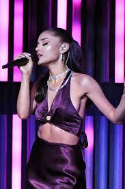 Ariana works out a lot and has a signature look of a high ponytail that she wears often. Ariana Grande Ariana Grande Wiki Fandom
