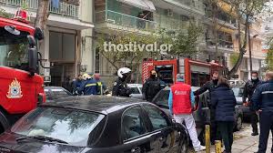 Η φωτιά εκδηλώθηκε στις 11:16 το πρωί σε γεωργικές εκτάσεις στον παράδρομο της καρδίας προς το μεσημέρι. 8essalonikh Fwtia Se Diamerisma Nekros Enas 16xronos