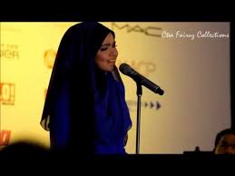Download lagu gelora kasih siti nurhaliza mp3 gratis dalam format mp3 dan mp4. Siti Nurhaliza Ketika Cinta Malam Amal Tahajjud Cinta Youtube