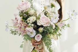 Choosing from the many options for wedding bouquets is so much more than picking your favorite flowers. 6 Tips For Choosing The Best Flowers For Your Wedding
