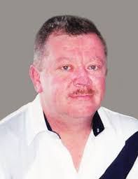 Robert Gillis's Instagram, Twitter & Facebook