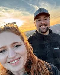 Lindsay Tilley's Instagram, Twitter & Facebook