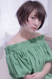 2018春ボブショートでもフェミニン系になれる大人女子向け短め