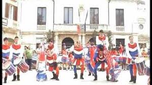 Il romanico pugliese è quella cultura che si sviluppò in puglia tra l'xi e la prima metà del xiii secolo, soprattutto in architettura, scultura e nell'arte del mosaico. Destination Guide Villaggio Quadrifoglio Apulia Provincia Di Bari In Italy Tripmondo