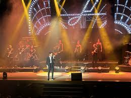 La Nucía acogió el estreno de la gira de Julio Iglesias Jr. con lleno absoluto