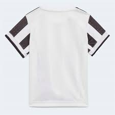Click here to view the juventus home kit for the 2020/2021 season by adidas. Adidas Juventus Home Baby Kit 2021 2022 Domestic Replica Minikits Sportsdirect Com