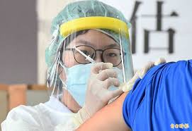 即睇保護率及副作用 3款疫苗技術之分別 誰人不適合接種？ 免費接種計劃 bowtie 保險提供保障嗎？ 但如果對疫苗中任何成分有過敏反應的人士（如biontech疫苗含有的peg polyethylene glycol），則並不建議接種疫苗。 假如過往曾接種其他疫苗或對藥物有嚴重免疫反應的人士，請先向醫. 1mxb Gguye2d8m