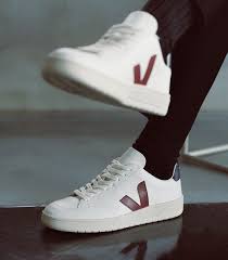 Más que un club, #somosfamilia. Veja Sneaker Damen V 12 Extra White Marsala Nautico Avocadostore