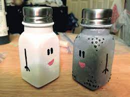 This is a vintage christmas salt and pepper shaker 3 pc set. Diy Mr Salt And Mrs Pepper Shakers Stuffed Peppers Pepper Shaker Salt And Pepper Shaker