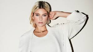 Wir haben uns mit valentina zenere zusammengesetzt und mit ihr über ihre rolle als ambar geredet. Valentina Zenere De Chica Disney A Chica Del Cable Con 6 8 Millones De Fans En Instagram Soy Bastante Mala Con Las Redes Sociales Personajes