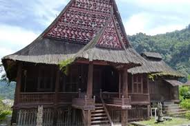 Dindingnya dari papan atau tepas. 8 Rumah Adat Sumatera Utara Beserta Gambar Dan Penjelasannya Rumah123 Com