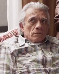 Esteban quiere estar cerca de su padre || #elamornotienereceta  #escenasnovelas #foryou #danielelbittar