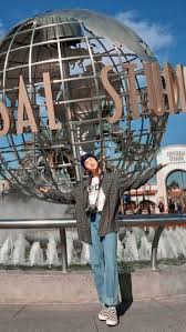 Kabid humas polda metro jaya kombes pol yusri yunus mengatakan, pria tersebut berinisial s, dan usianya 51. Hyunjin Latar Belakang Orang Pacar Pria