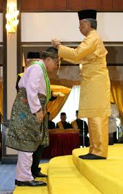 Baru 2 minit ucapan penggulungan oleh menteri kewangan tengku zafrul, celahan dari ahli parlimen kuala selangor yang juga bekas menteri kesihatan, dr. Tahniah Yb Dato Sri Dr Haji Irmohizam Bin Haji Ibrahim Pengerusi Lkim Merangkap Ahli Parlimen Kuala Selangor Lembaga Kemajuan Ikan Malaysia