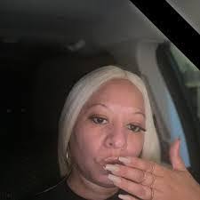 Lisa Vold's Instagram, Twitter & Facebook