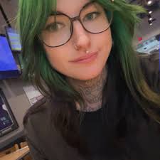 Looking for recommendations for a good reworkable hairspray!!!