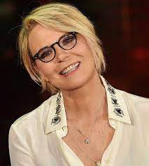 Maria de filippi è una famosa conduttrice italiana, oltre ad essere anche produttrice e autrice televisiva. Maria De Filippi Bio Height Weight Age Measurements Celebrity Facts