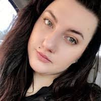 Samantha Avallone's Instagram, Twitter & Facebook