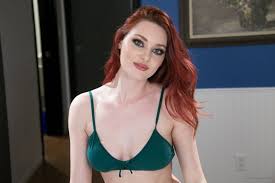 Exxxotica Gives in to Porn Psycho Lacy Lennon - TRPWL