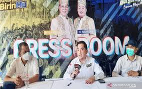 Anggota badan pengawas pemilu (bawaslu) ri, ratna dewi pettalolo berharap psu yang digelar hari ini bisa menyelesaikan permasalahan yang menjadi alasan digelarnya psu pilkada kalsel. Elektabilitas Petahana Pilgub Kalsel Unggul Di Psu