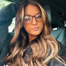 Mackenzie Chan's Instagram, Twitter & Facebook