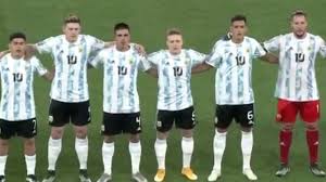 Jorge comas fue detenido por elementos de la policía ministerial de boca del río. Conmovedor Minuto De Silencio En Homenaje A Maradona Y Sabella En Japon La Camiseta Especial Que Lucio La Seleccion Argentina Infobae