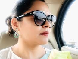 The oh so chic @chic_istyl wearing the Real effect Emerald and white crystal  small chandelier earrings along with the Emerald ring ( love this look 💕)  #relondonjewelery