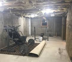 Home gym flooring over hardwood. How To Install Rubber Gym Flooring In 9 Super Easy Diy Steps Inspired Design Talk