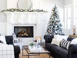 Experience the magic of nature with a holiday twist. Christmas Decorating Ideas Tree Decorating Ideas Homemade Ornaments And Wreaths Hgtv