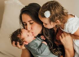 Meet the 10 Irish women giving their free time to 'nurture mum' this month