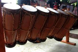 Namun demikian alangkah baiknya jika penikmat mp3 lagu dan musik melayu cek minah sayang/ tari sapu tangan : Kebudayaan Sumatera Utara Rumah Pakaian Kesenian Lengkap