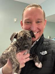 You may have heard the story of Scarlett — the pitbull mix who was shot  about a month ago, just after giving birth to 8 puppies. Thankfully,  Scarlett and her pups made