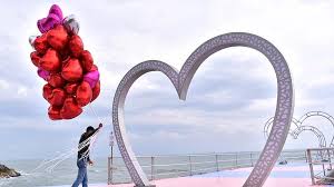 Anlamlı, romantik 14 şubat hediyeleri indirimli fiyatlarla trendyol'da. Sevgililer Gunu Hediyesine Ortalama 300 Tl Harciyoruz