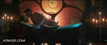 FARAH ZEYNEP ABDULLAH Nude - AZNude