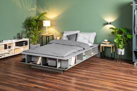 Ein palettenbett, sofa aus europaletten, balkonmöbel, lounge uvm. Bett Selber Bauen Ideen Und Tipps Obi
