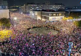 澳門頭條--跨年夜在人群中對氣球放煙花，杭州一男子被采取刑事 ...