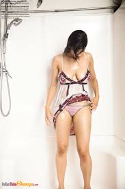 Indian Babe Shanaya Steamy Nude Shower - Curvy Erotic