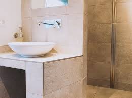 Beim wort fliesen denken die meisten menschen an die fliesen, die im badezimmer, in der küche oder im wohnzimmer an der wand oder auf dem boden verlegt werden. Ihr Fliesenleger Aus Backnang Koppia Fliesen