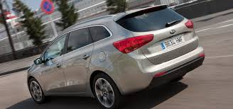 Ce remplacement s'est effectué conjointement pour la berline et le break, lequel n'a pourtant pas bénéficier des mêmes égards en termes de communication. Fiche Technique Kia Cee D Sw 1 6 Crdi 128 Active L Automobile Magazine