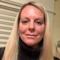 Jen Logan's Instagram, Twitter & Facebook