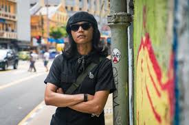 Fahmi reza studies education ethics, mycenaean era archaeology, and development of complex societies. Seniman Malaysia Melawan Pemerintah Dengan Stiker